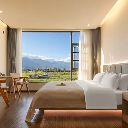 Wutong Courtyard · Villa: Bai Ethnic Aesthetics | Panoramic Cangshan View Guesthouse