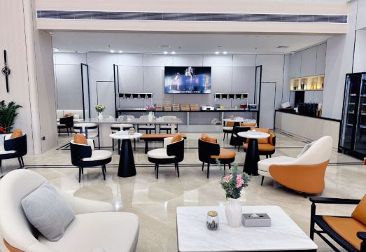 1. 서던 이징 호텔..