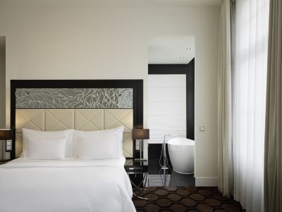 Roomers Berlin Steinplatz, Autograph Collection