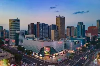 Junyi Hotel (Shijiazhuang Mixc Xinbai Square Subway Station Branch) Hotel in zona Bar Street