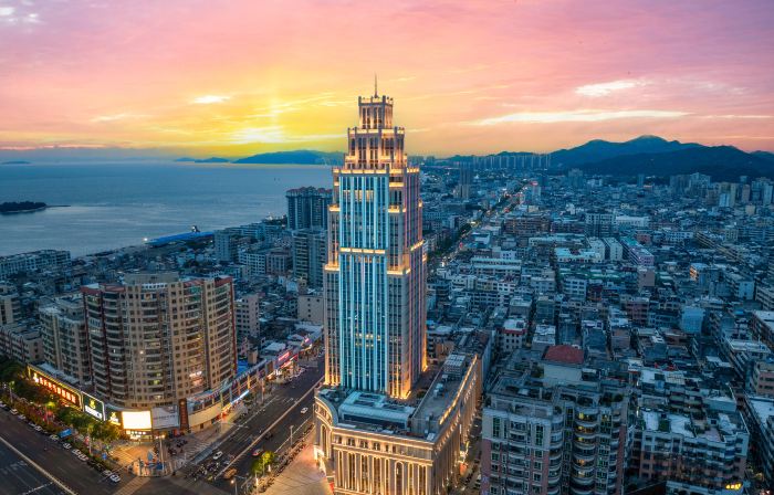 Vienna International Hotel (Shanwei Xinli Central Plaza )