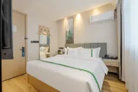 GreenTree Inn Express Hotel (Weihai Wendeng Xiangshan Road) Hotels near Aodaliya Kunshilan Occupation Technology (Nan'an) College Weihai Branch