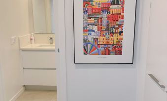 Vancouver Olympic Village 1BR Suite - 1mc0k12000l3xsmwh33EC R 339 206 R5 D
