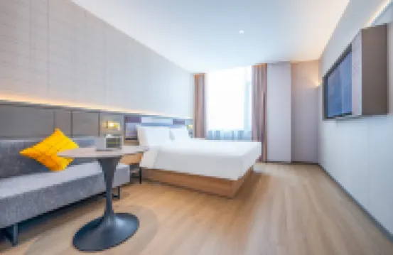 Home Inn Plus Hotel (Linyi Lushang Center Wanda Plaza Branch)