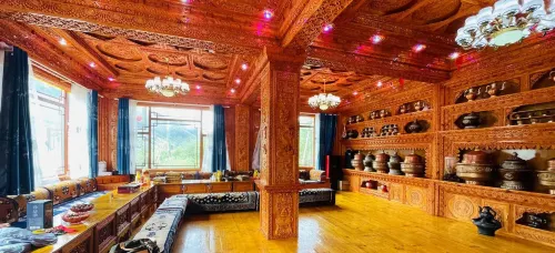 Genie Ekang Manor