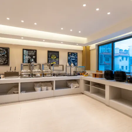 City Comfort Inn Hotel (Shiyan Yunxi Huangshan Park)