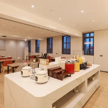 Qingmu Shang Hotel (Hanshan Huayang West Road Guoben Market)