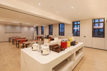 Qingmu Shang Hotel (Hanshan Huayang West Road Guoben Market)