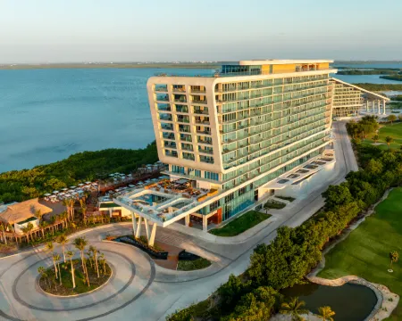 Hyatt Vivid Grand Island Adults Only All-Inclusive Hotel a Cancun