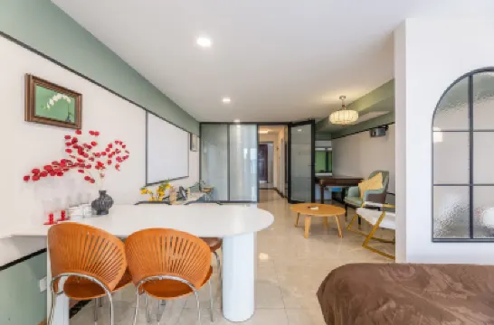Traveler Homestay (Kazimen Subway Station Lvguo Vientiane Douhui) فنادق في 