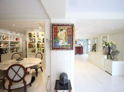 ซาช่า เฮ้าส์