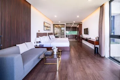 Cami Riverside Resort Da Nang Các khách sạn gần Bãi biển Lăng Cô