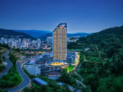 An intercity Hotel Các khách sạn gần Tiankeng Difeng National Geopark