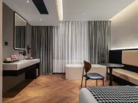 LIA Hotel (Shenzhen Futian Convention and Exhibition Center,Gangxia Metro Station) Hotel dekat Pelabuhan Futian