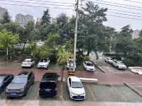 โรงแรมฮวาหลาง หลานชาน จิง (สถานีรถไฟความเร็วสูง ซีหยาง) - ที่มีที่จอดรถ