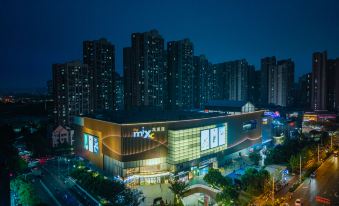 Fanhua Zhizhu Hotel (Hefeixi Railway Station Luyang Vientiane City)