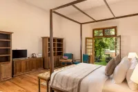 Clodagh Manor House by Seven Angels