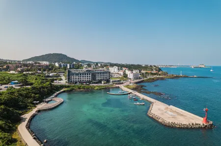 Dyne Ocenano Hotel Отели рядом с достопримечательностью «Aewol Coast Road»