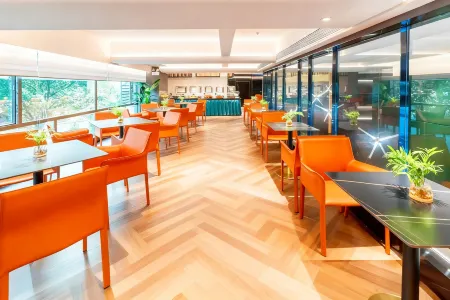 Kardon Hotel ·Star (Guangzhou Huangbian Metro Station Design Capital) Отели рядом с достопримечательностью «Guangdong University of Foreign Studies»