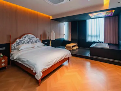 孔雀窩雲墅飯店（唐山萬達廣場建國裡商業街店） 唐山住宿飯店