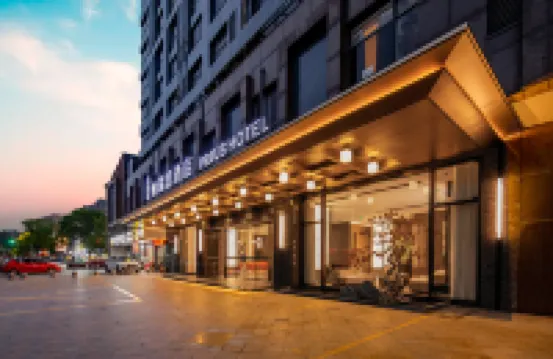 Ningbo·Paris Sanhe Hotel (Ningbo Sports Center Laowaitan Shopping Branch)