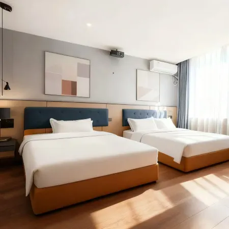 Home Inn Huayi Select Hotel ( Hongye Persimmon Rock Ceramics and Porcelain Grand View Garden Store