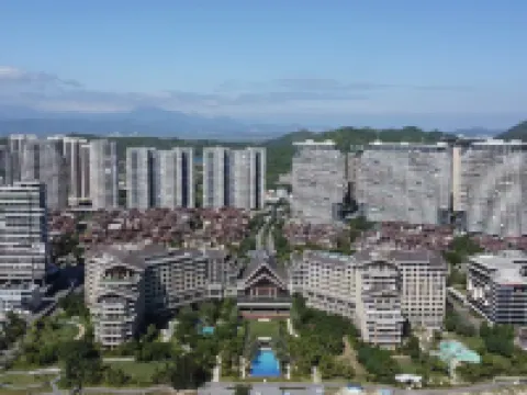 Blue Bay Seaview Resort (Shanwei Poly Jinluwan Branch) Hotels near South China Normal University (Shanwei Campus)