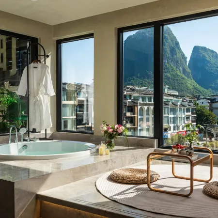 Town Square Hotel (Yangshuo West Street Ten Miles of Picturesque Scenery Branch)