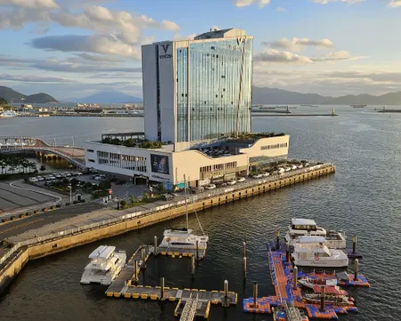 ยอซู เวเนเซีย โฮเทล แอนด์ สวีท โรงแรมในยอซู