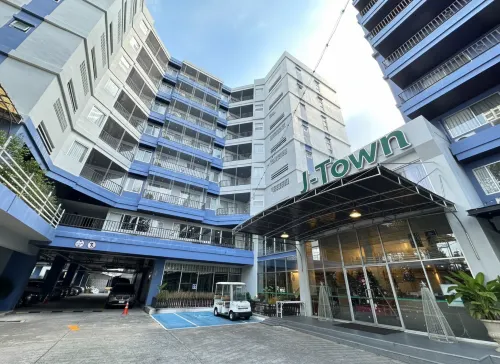 J Town Serviced Apartments&Hotel - breakfast