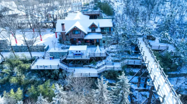 Jiurushan Cat's Nest B & B Hotels near Jiuru Mountain Waterfall Scenic Area