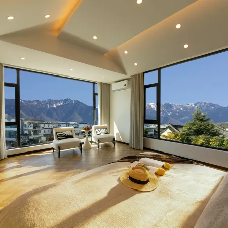Qiuyue S Bay Light Luxury Homestay