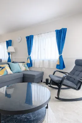 Free 7-Seater Car | Airport Transfer / Sunstone Residence 2F - บูติค