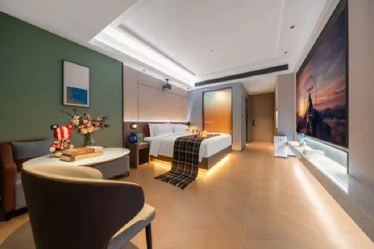 Ye Yuchen E-sports Movie Hotel (DingZhou Railway Station)