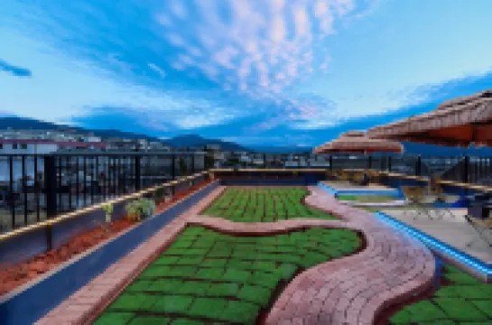 Pinecrest Intelligent Hotel