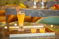 Merlinhod Hotel (Shizuishan Pingluo Huirong Xintiandi) - С баром