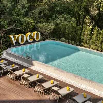 voco 曼谷素拉翁voco by IHG 鄰近玛卡讪火车站的酒店
