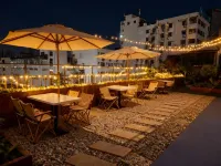 Zhouzhi International Hotel (Kunming Railway Station North Square Branch) - ที่มีบาร์