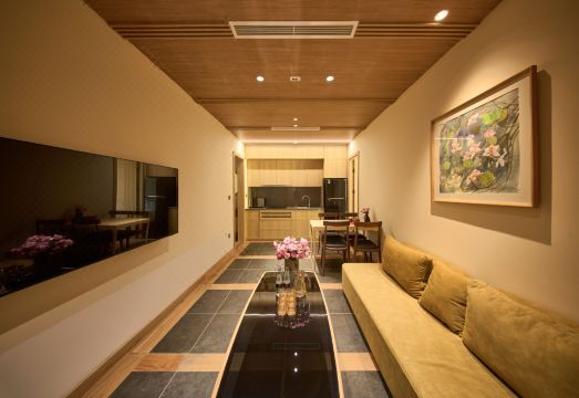 Home by La Sinfonia 로비