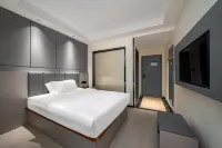 Huacheng Hotel (Baiyun International Airport Terminal T3 Branch) - Parkplatz
