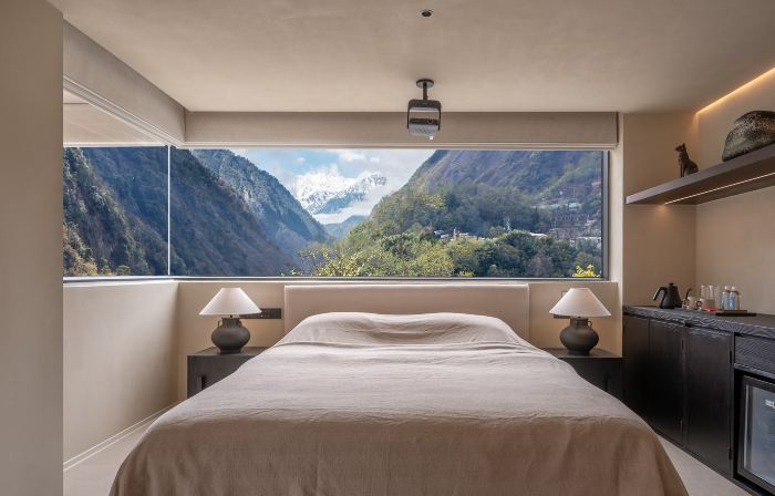 YMUS·ANANDA Hot Spring Healing Retreat