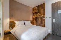 Shifang Qinglv Hotel - Mountain view