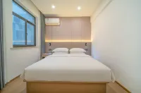 Cloud Hotel
