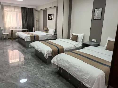 Youjia Warm Theme Hotel