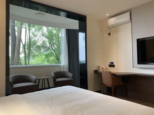 Southwest Jiaotong University Emeishan Campus Technology Exchange Center