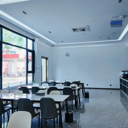 Zhenkang Qianxun Residence Hotel