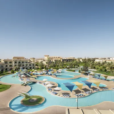 فندق موڤنبيك القاهرة مدينة الإعلام Hotels near October University for Modern Sciences & Arts