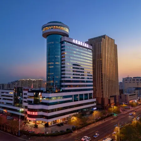 Xinyue Ruijing Grand Hotel (Dongying Shengli Oilfield Central Hospital Xicheng Wanda Plaza)