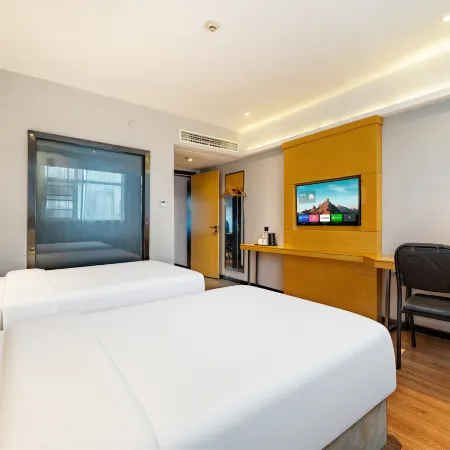 Guangren E-Sports Hotel (Yingtan Yujiang Railway Station)