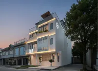 Susuli · Déjà vu · Star Sky Rooftop Pool · Riverside Elegant Villa (Moon Bay Scenic Area)
